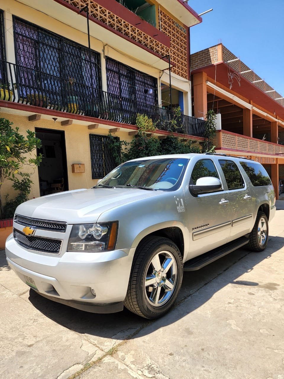 Vehículo CHEVROLET SUBURBAN